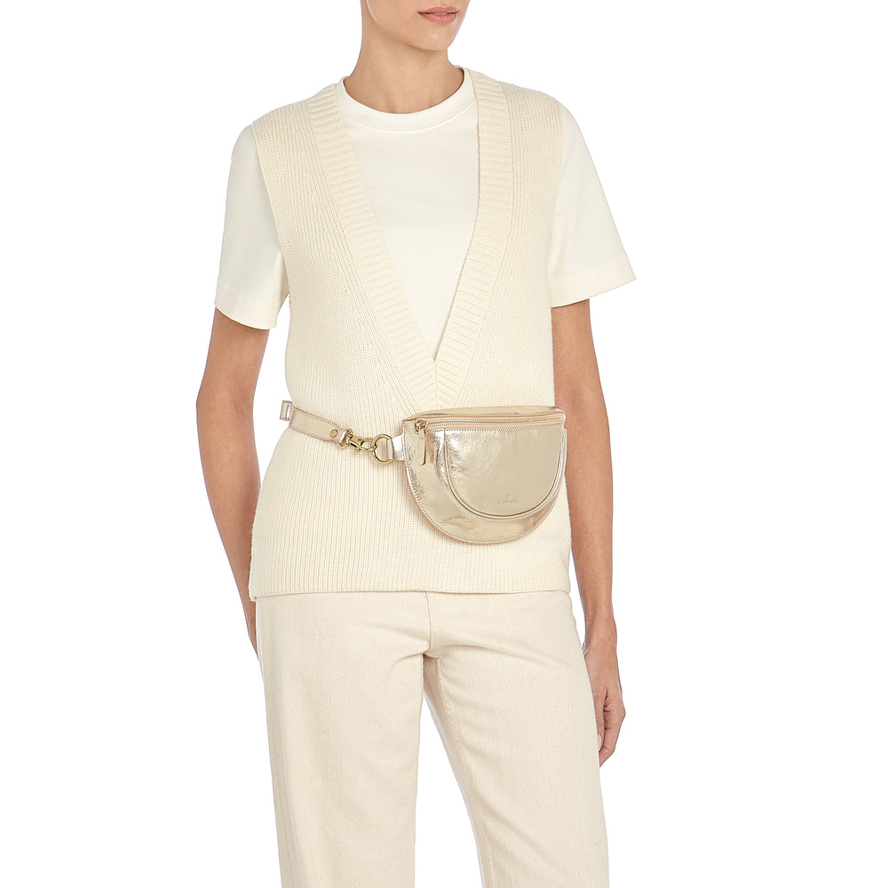 Oliveta | Women's belt bag in metallic leather color metallic platinum