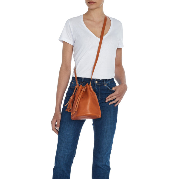 Silvia | Women's bucket bag in leather color caramel