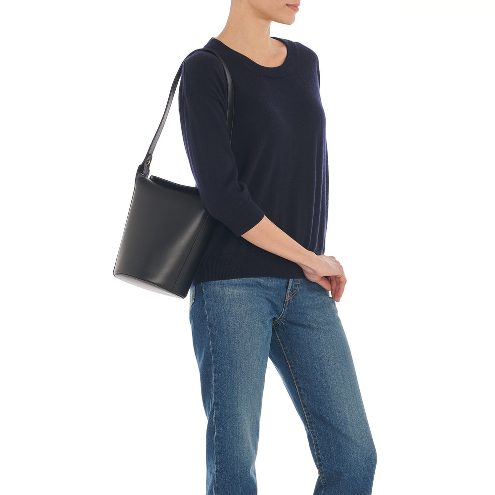 Maggio | Women's bucket bag in leather color black