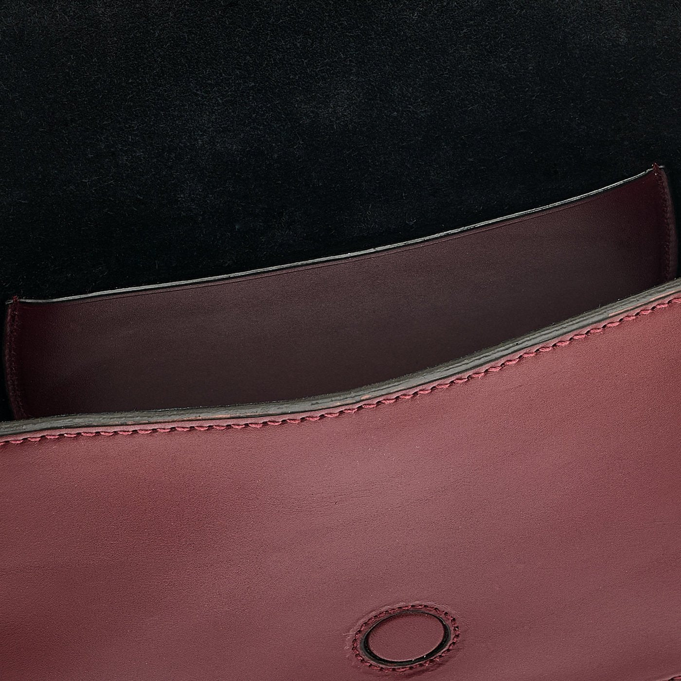 Consuelo | Borsa a tracolla da donna in pelle colore amarena