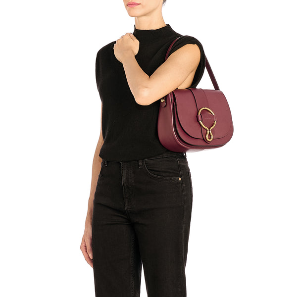 Consuelo | Women's crossbody bag in leather color black cherry