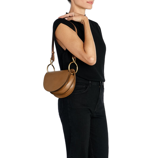 Consuelo | Women's crossbody bag in leather color chocolate