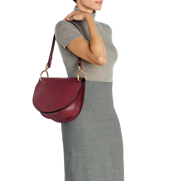 Consuelo | Women's crossbody bag in leather color black cherry