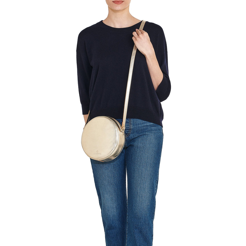 Oliveta | Women's crossbody bag in metallic leather color metallic platinum