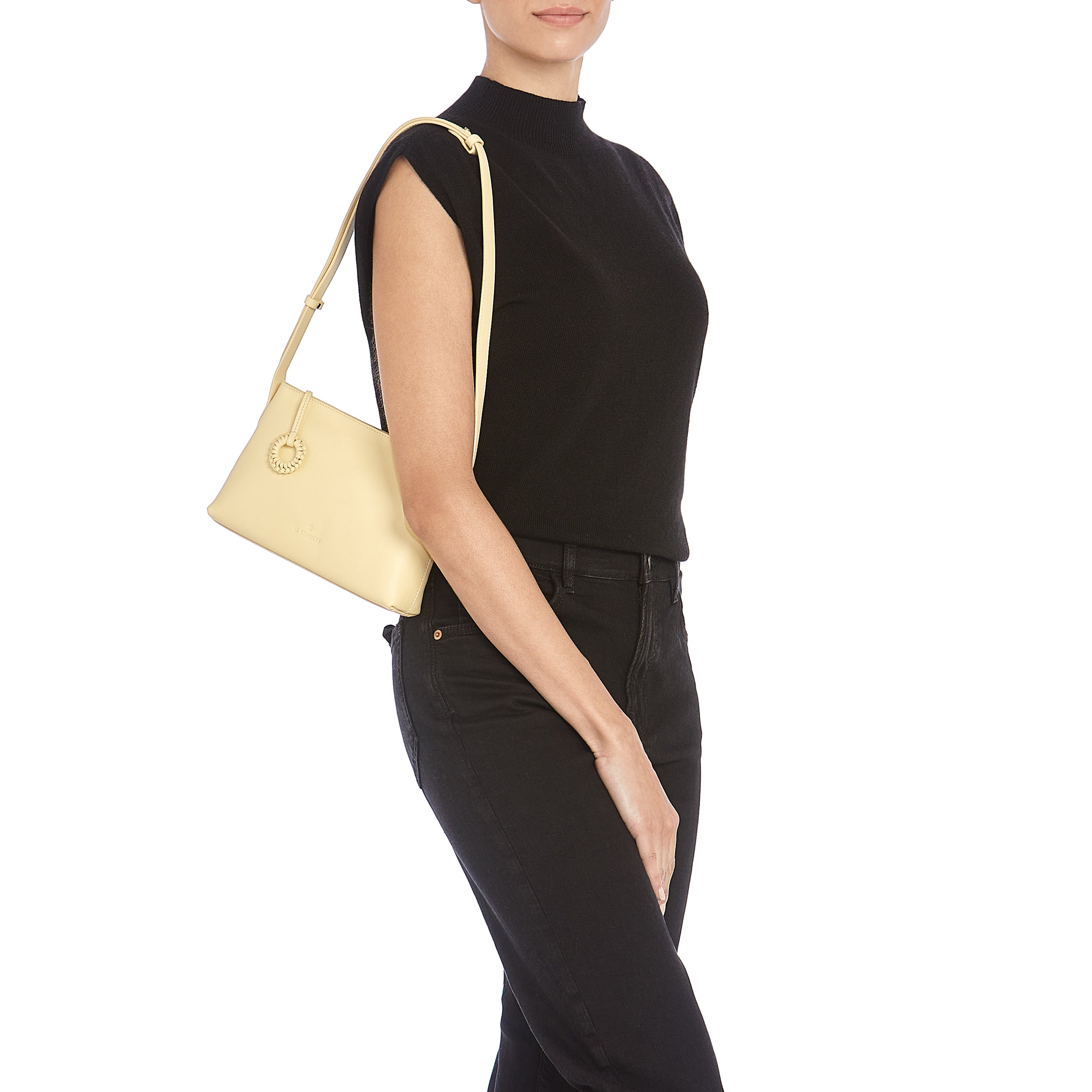 Tessa | Women's crossbody bag in leather color vanilla