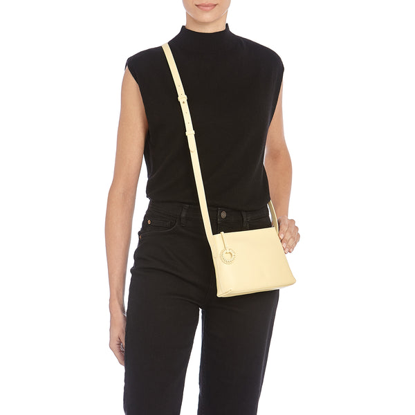 Tessa | Women's crossbody bag in leather color vanilla