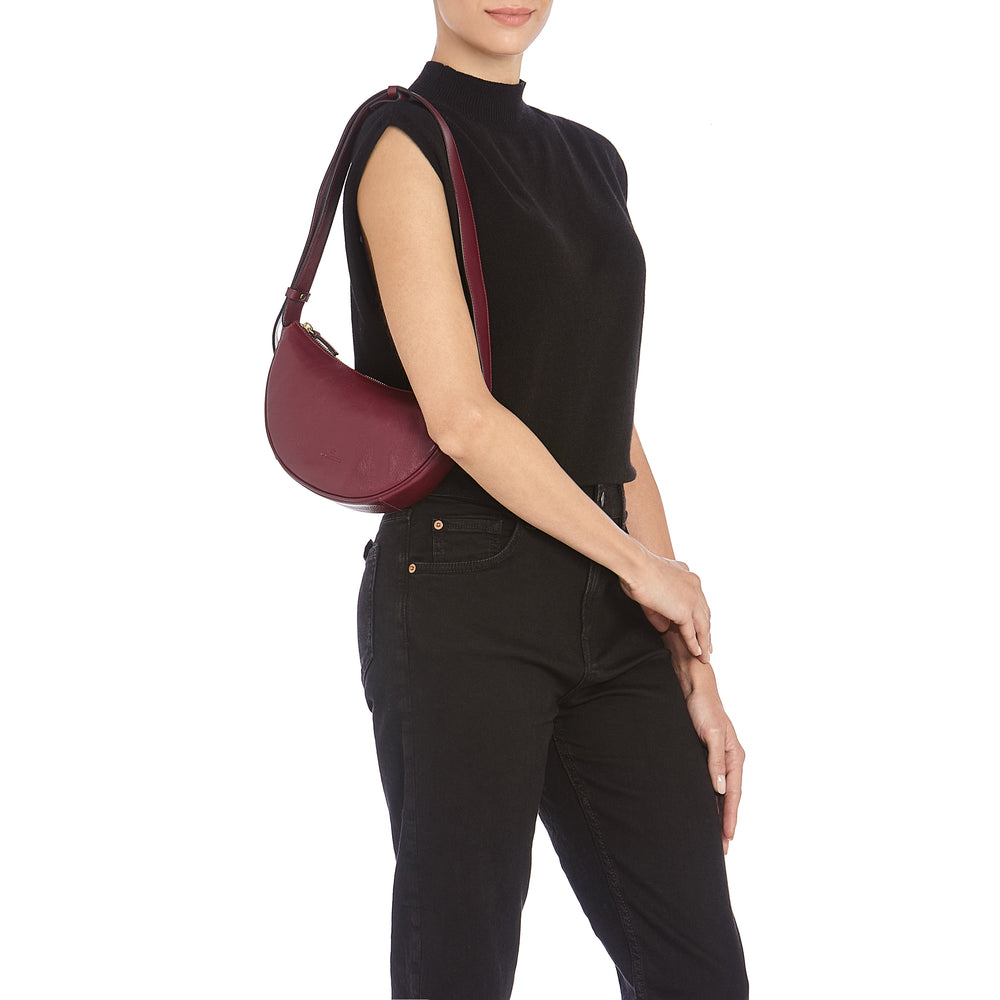 Oliveta | Hobo pour femme en cuir couleur cerise noir