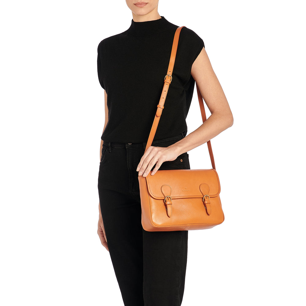 Novecento | Women's messenger in leather color caramel