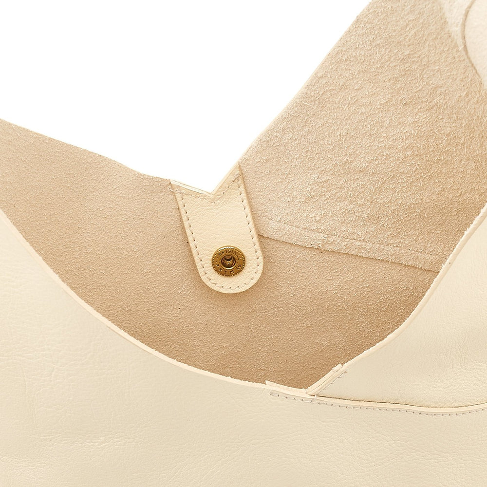 Malibu | Women's shoulder bag in leather color milk