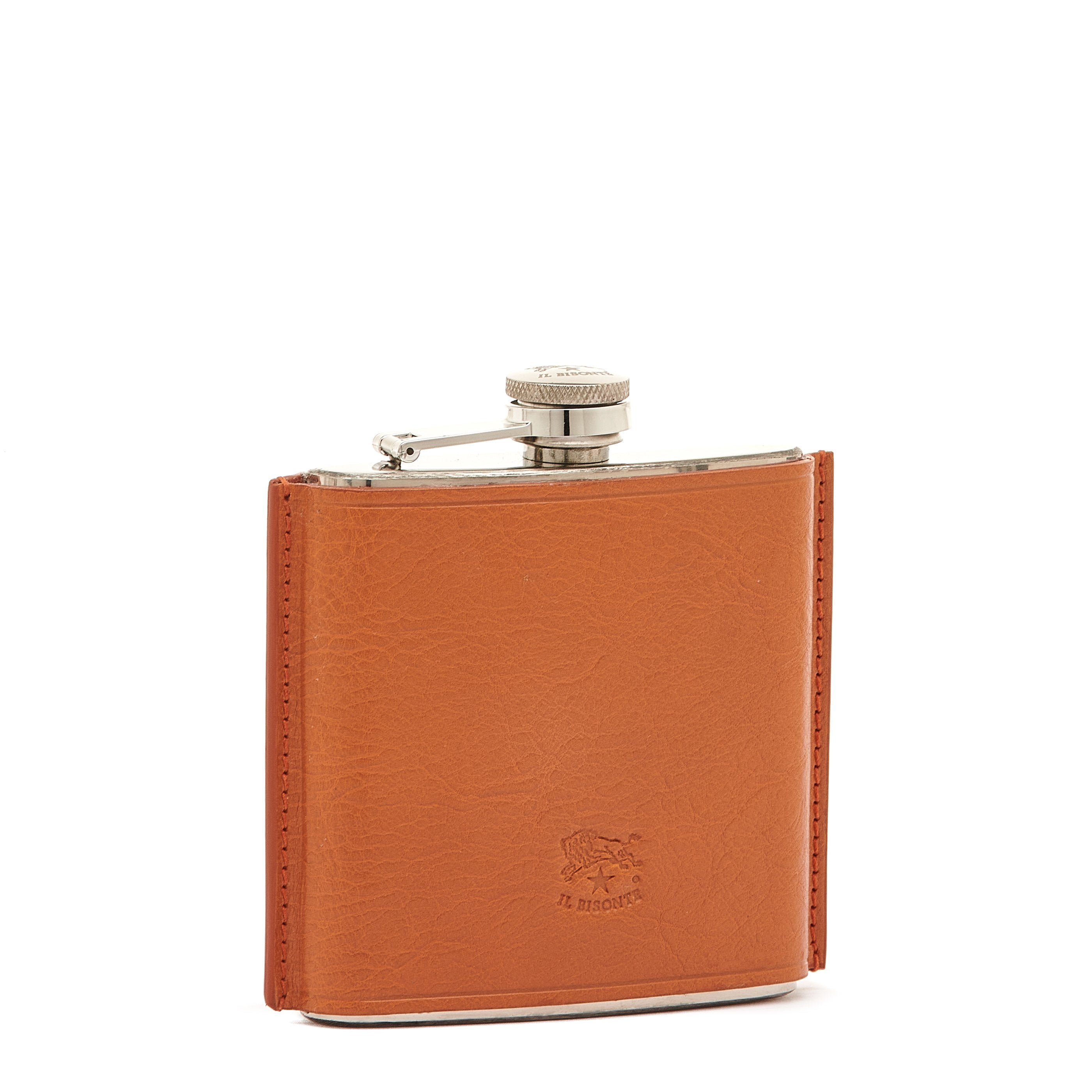 Home | Hip flask in leather color caramel