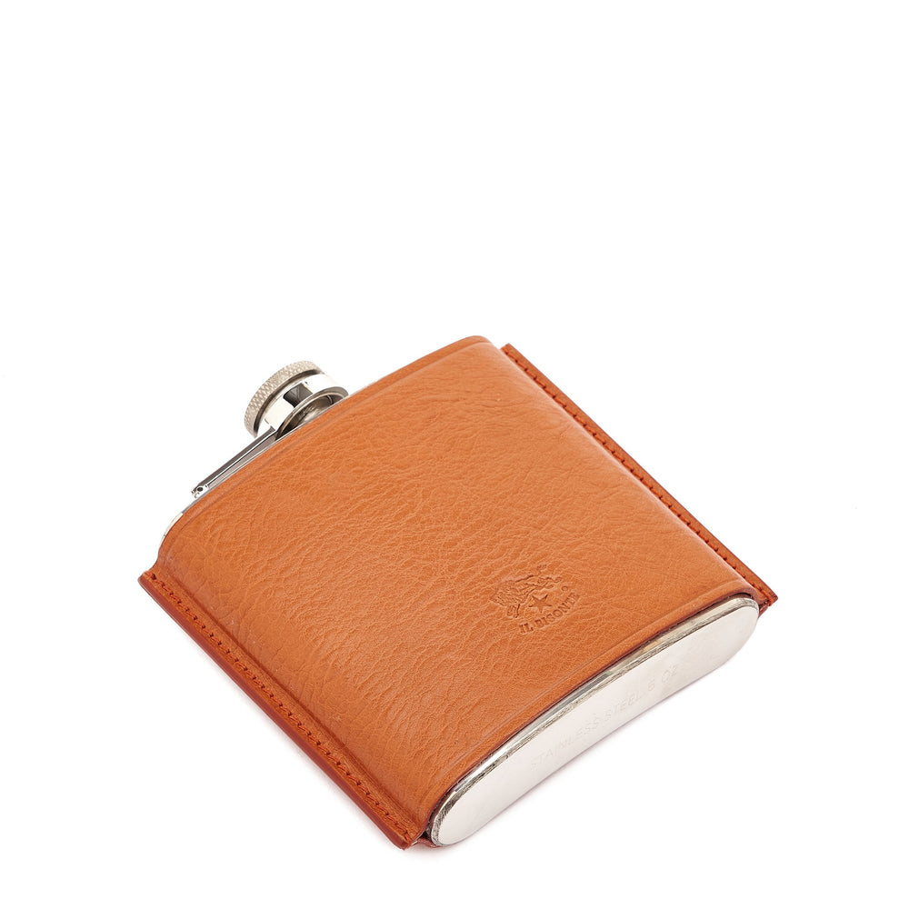 Home | Hip flask in leather color caramel