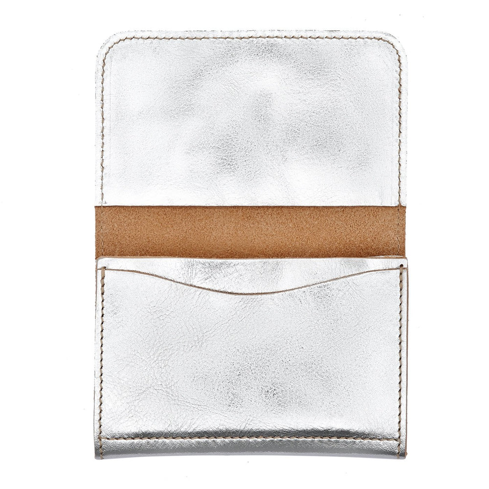 Card case in metallic leather color metallic silver